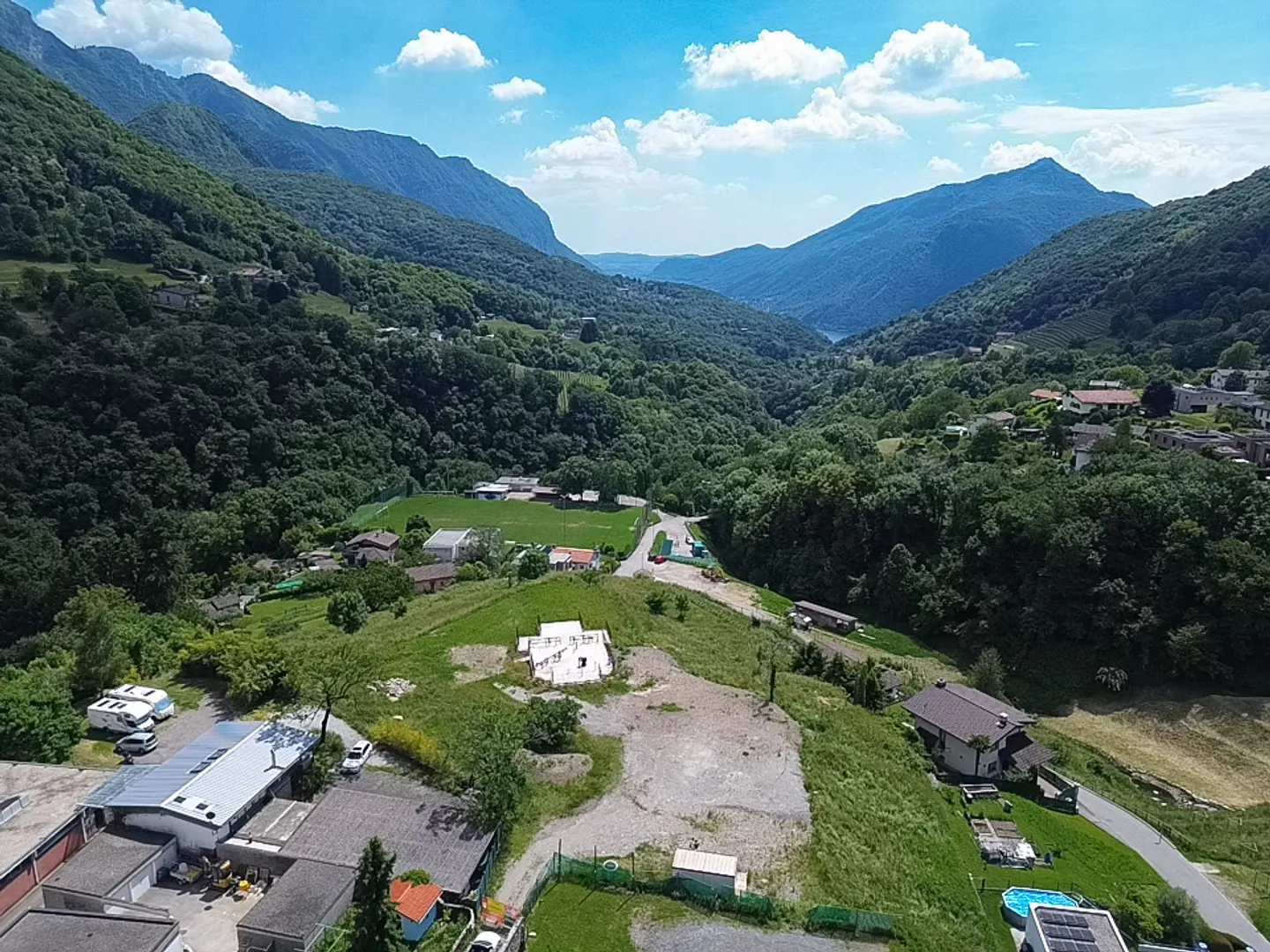 Terrain approuvé pour 4 maisons - Photo 3 sur 5
