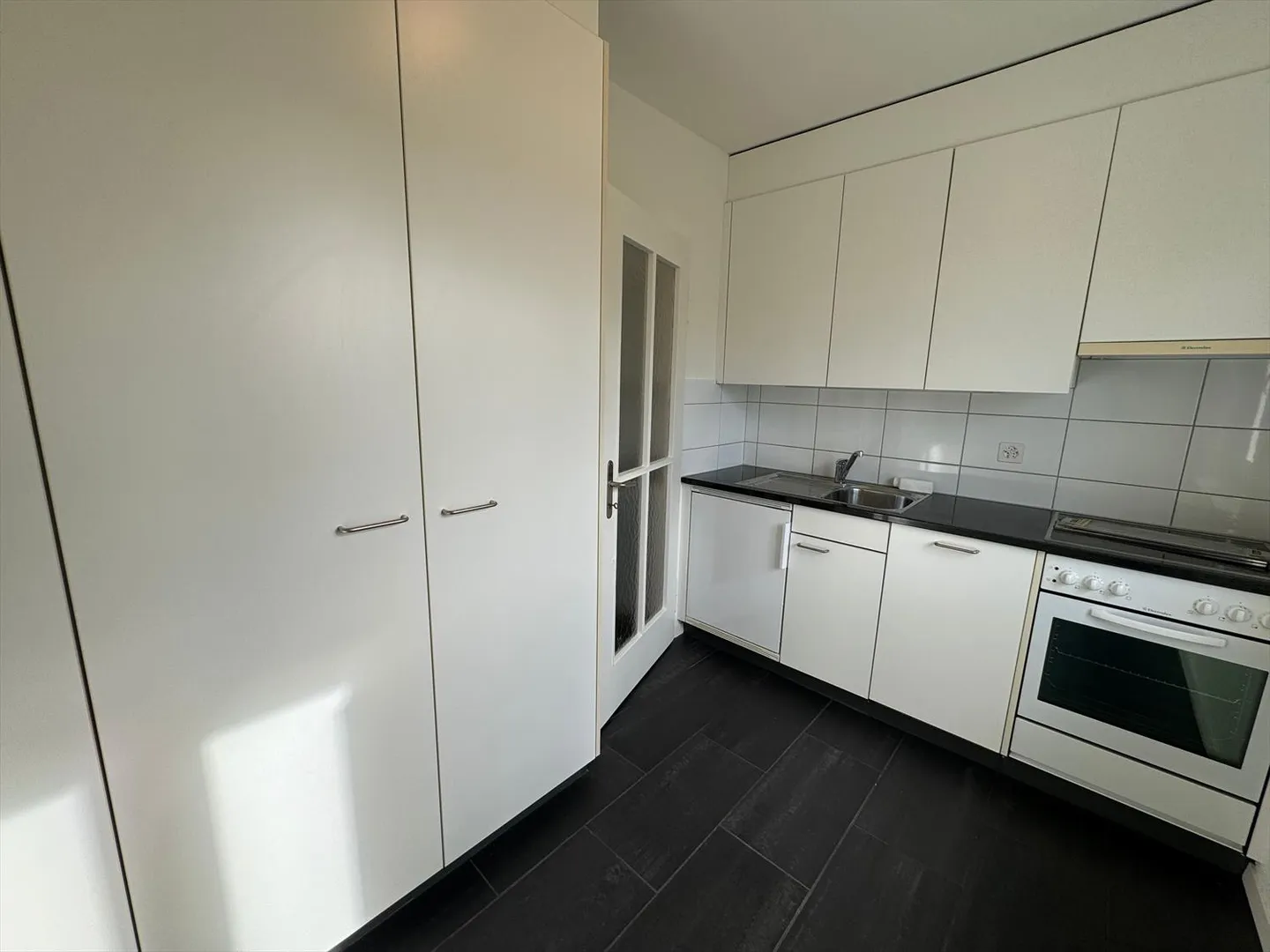 Quiet location in the green - Photo 4 of 6