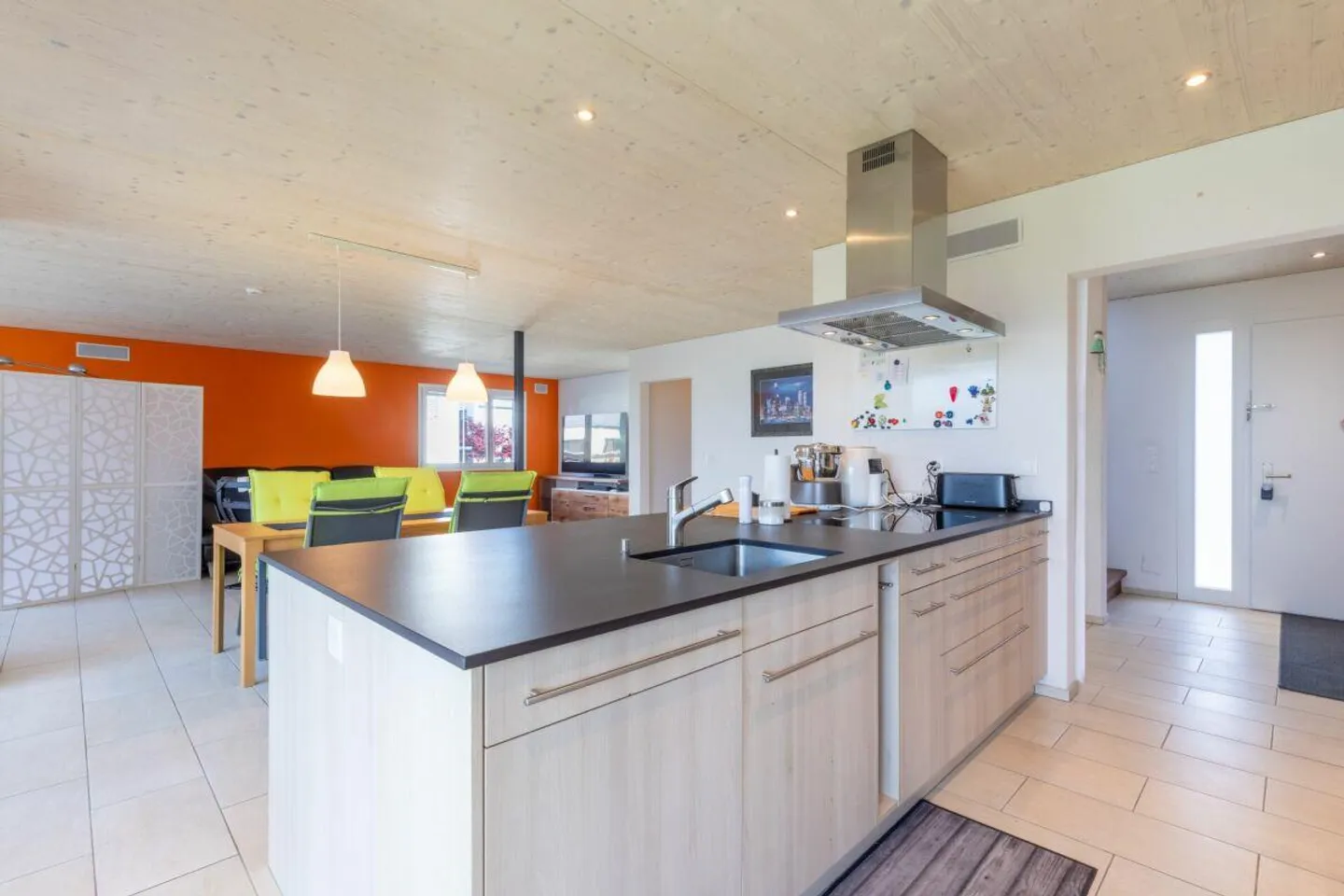 Spacious Single-Family Home with Garden - Photo 4 of 11