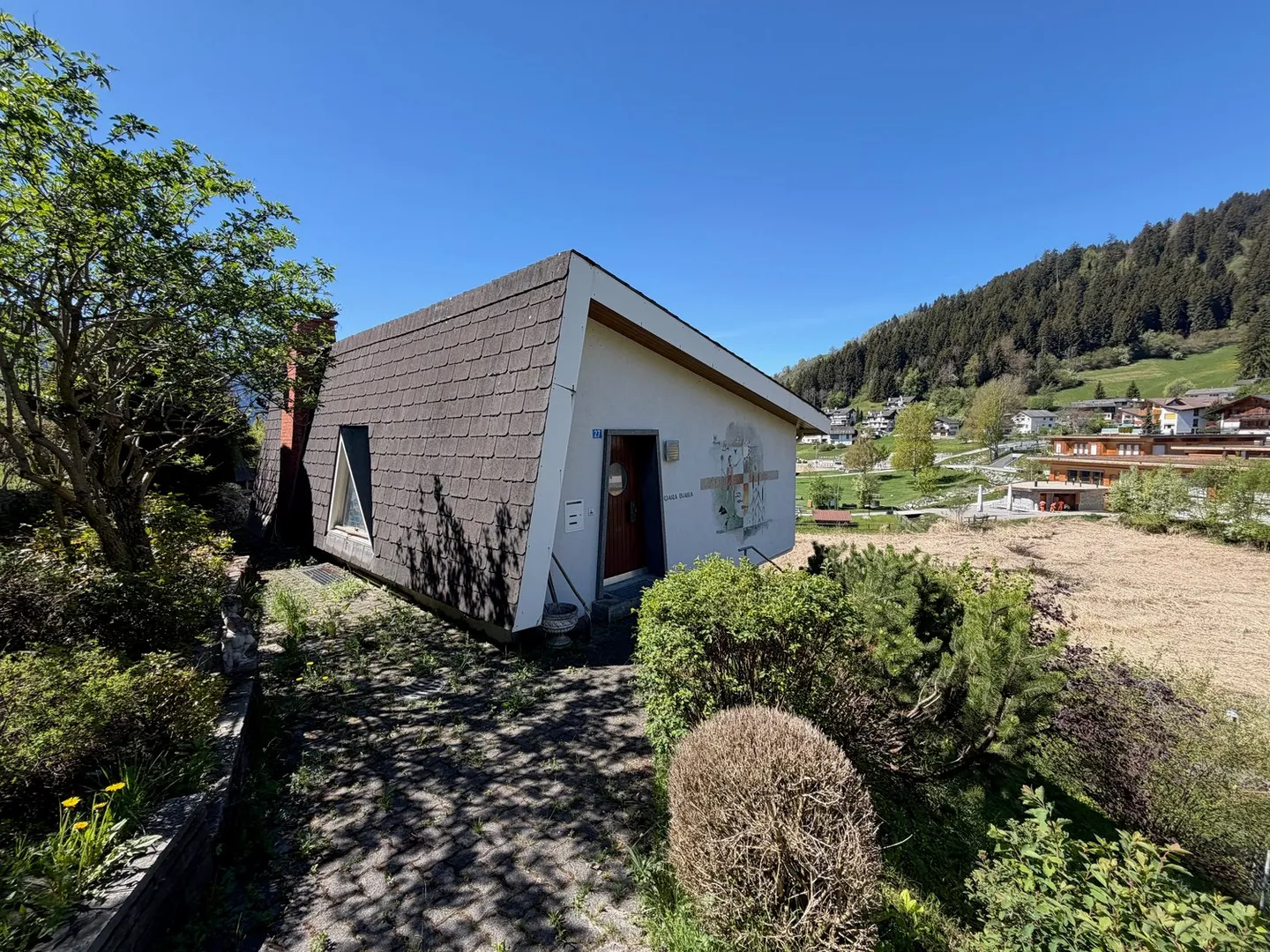 Einmalige Gelegenheit! 4.5 Zimmer Ferienhaus direkt am Laaxersee - Foto 3 von 6