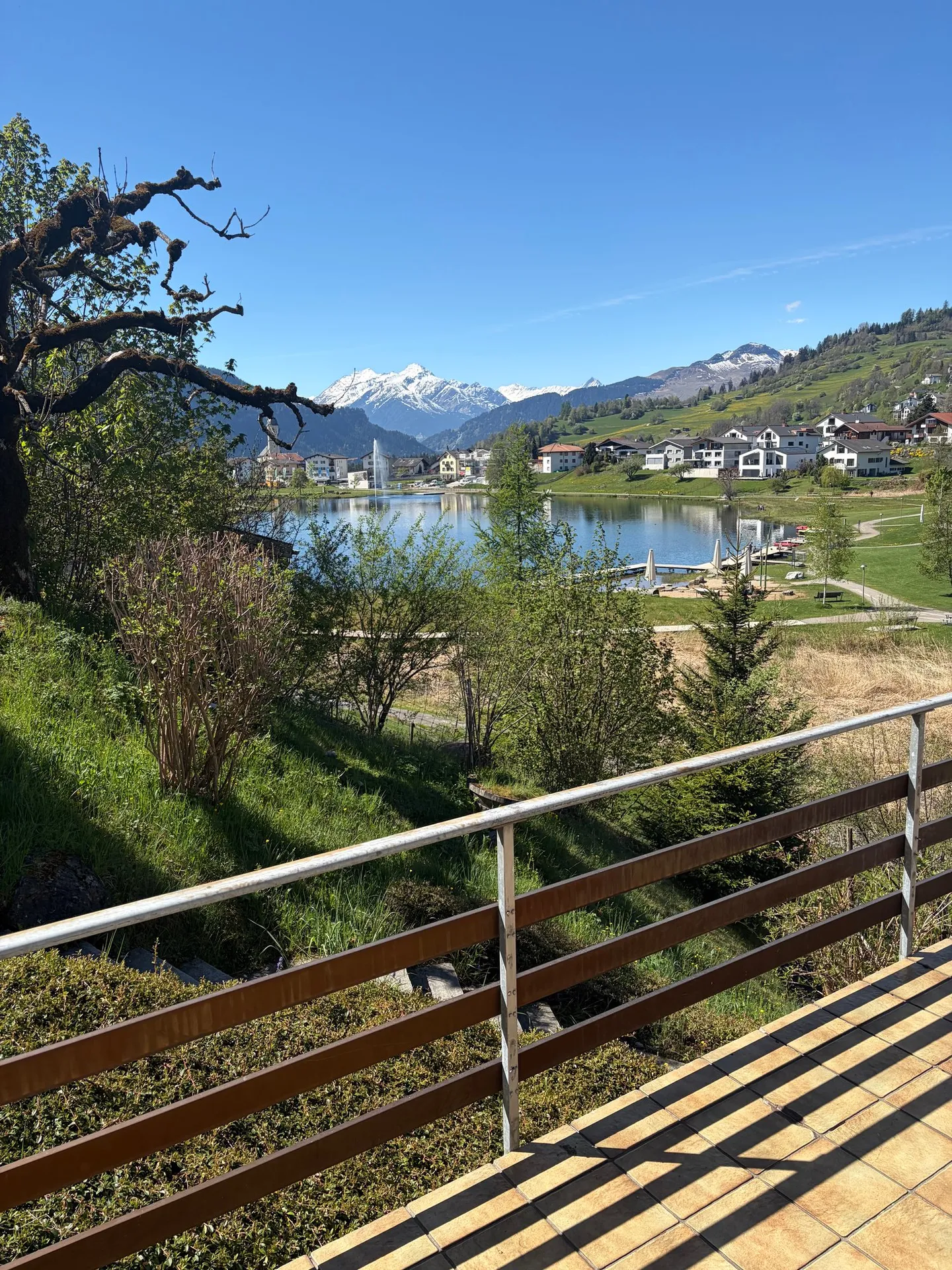 Einmalige Gelegenheit! 4.5 Zimmer Ferienhaus direkt am Laaxersee - Foto 4 von 6