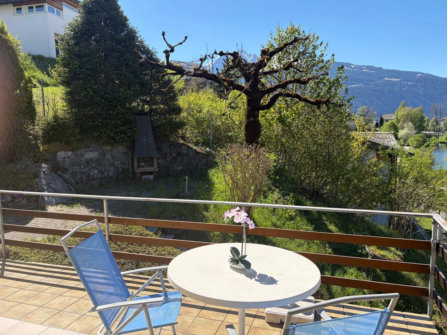 Einmalige Gelegenheit! 4.5 Zimmer Ferienhaus direkt am Laaxersee - Foto 5 von 6