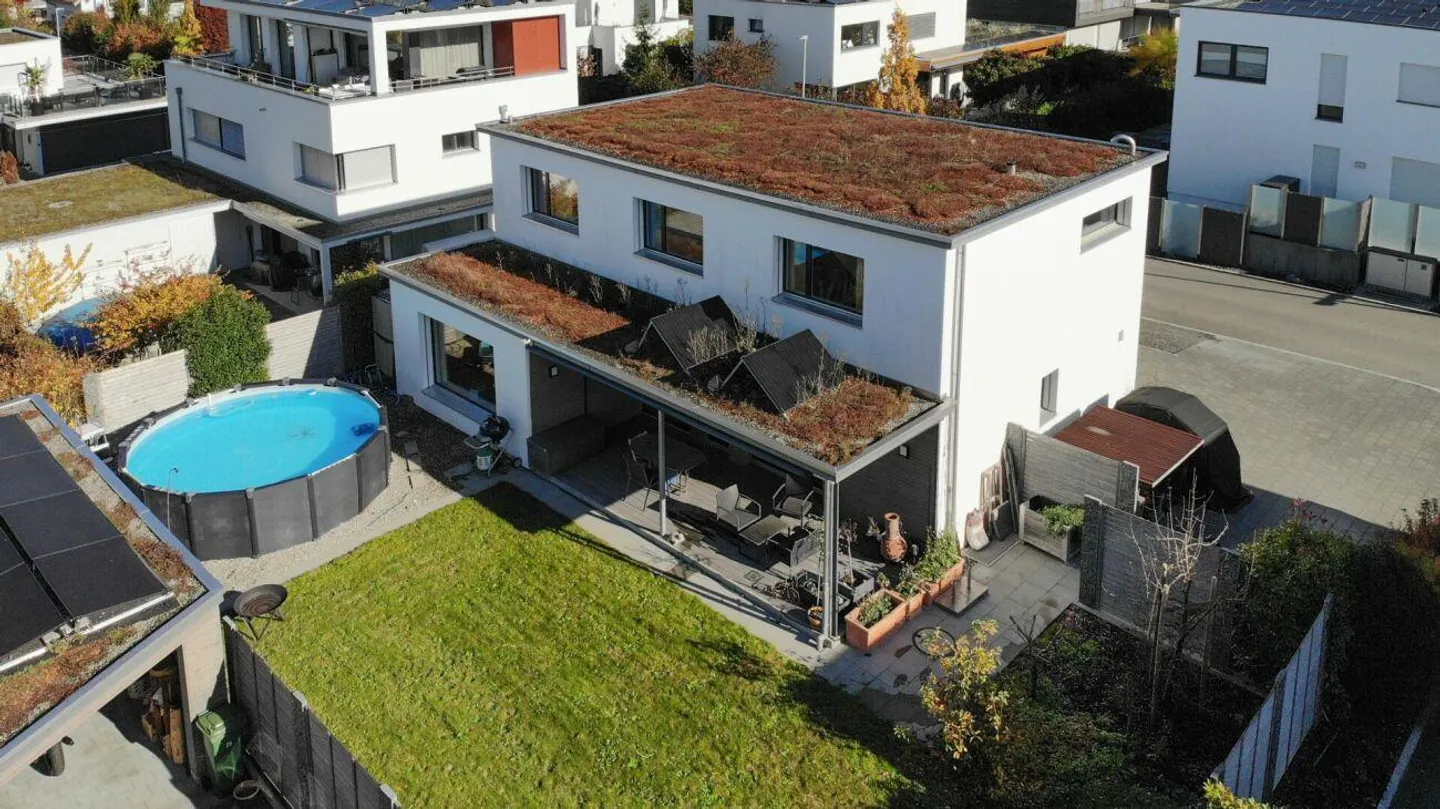 Spacious Single-Family Home with Garden - Photo 8 of 11