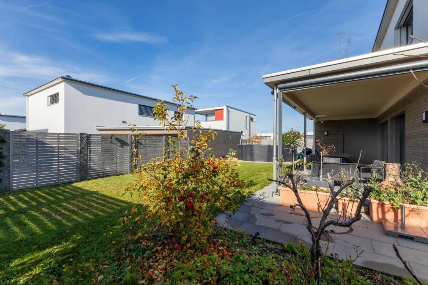 Spacious Single-Family Home with Garden - Photo 10 of 11