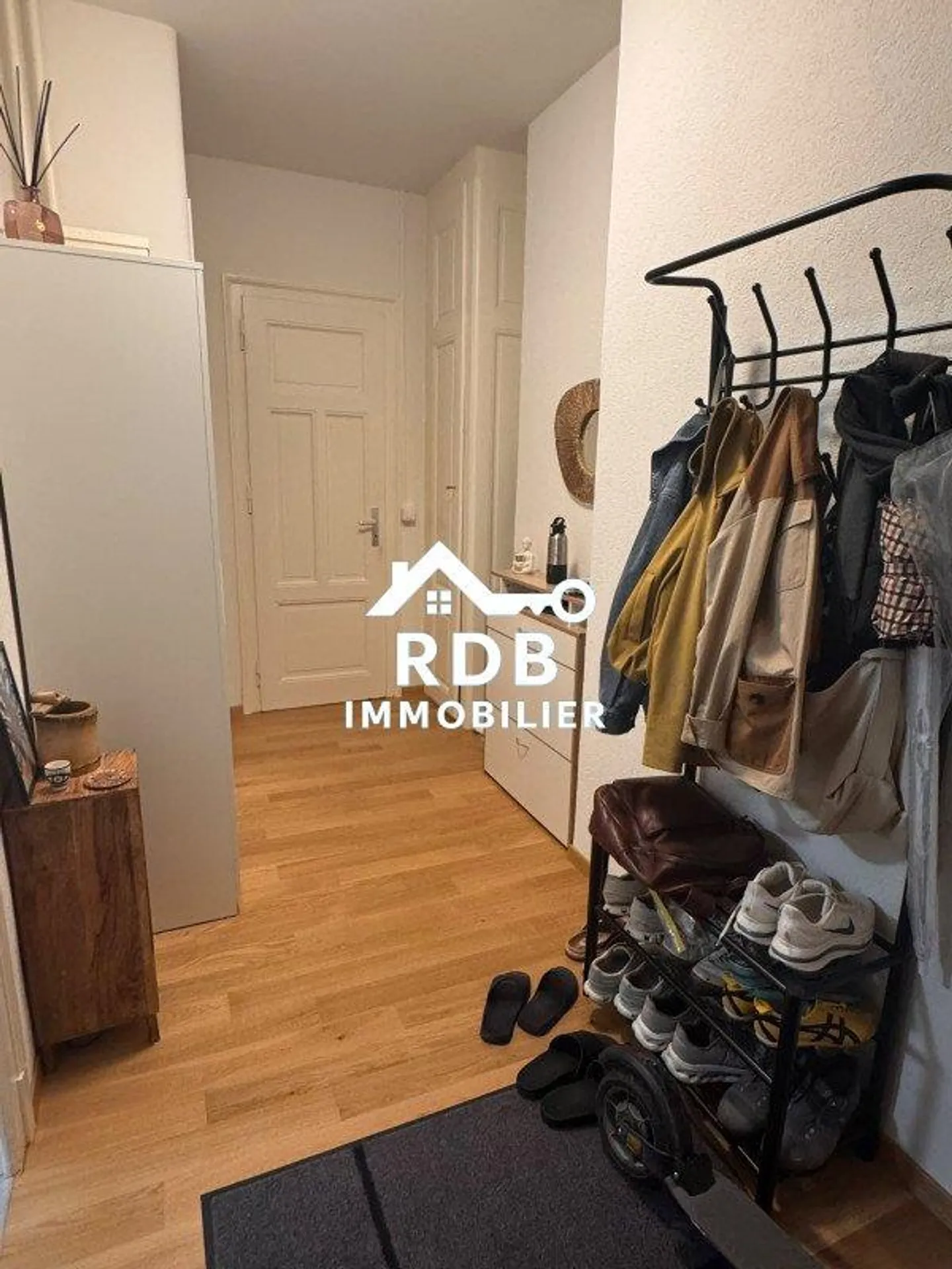 Appartement lumineux au rez-de-chaussée - Photo 2 sur 5