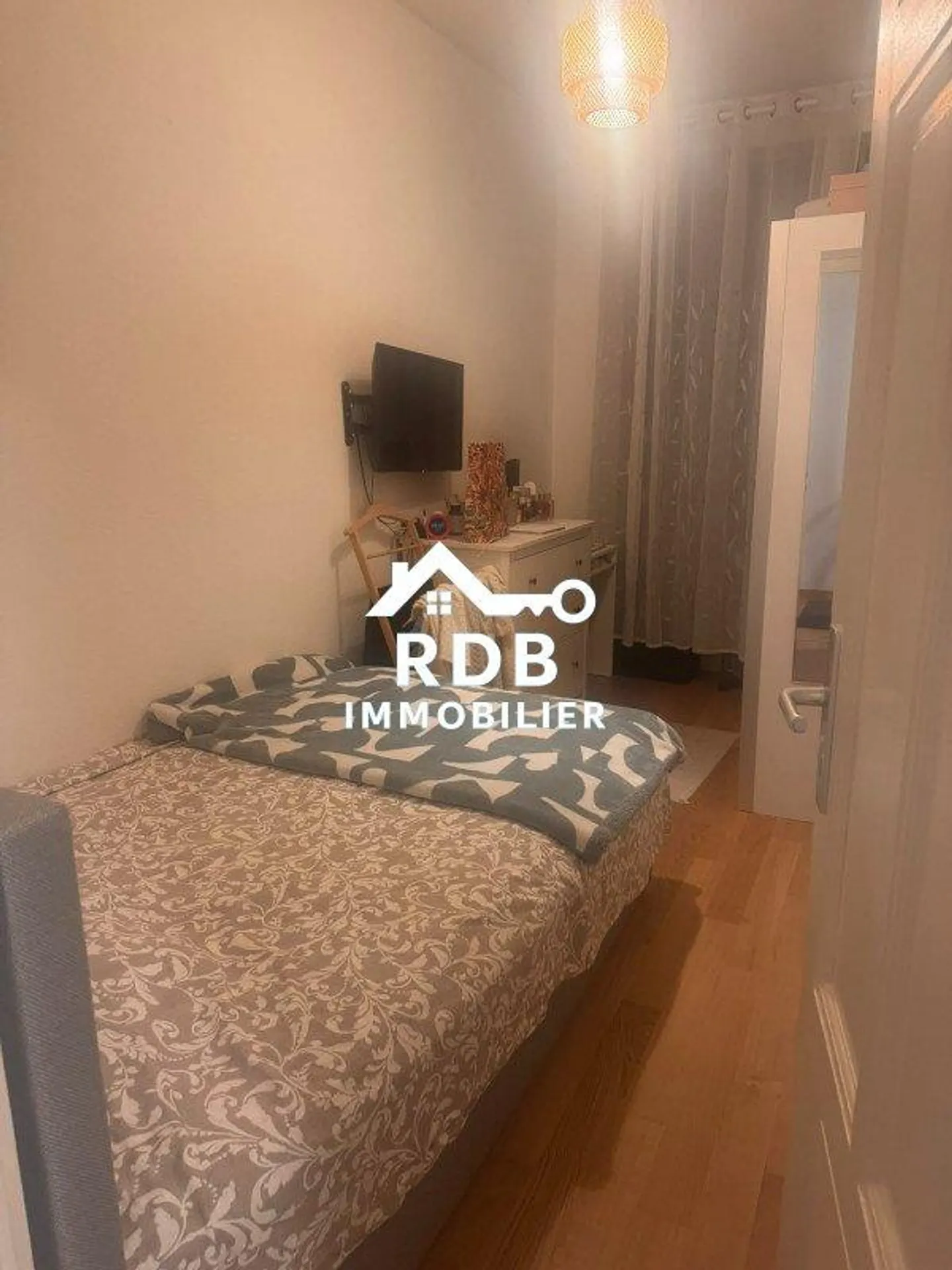 Appartement lumineux au rez-de-chaussée - Photo 3 sur 5