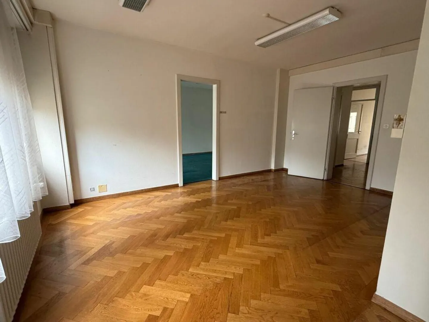 Bureau de 116 m2 à louer à côté de la gare - Photo 4 sur 6