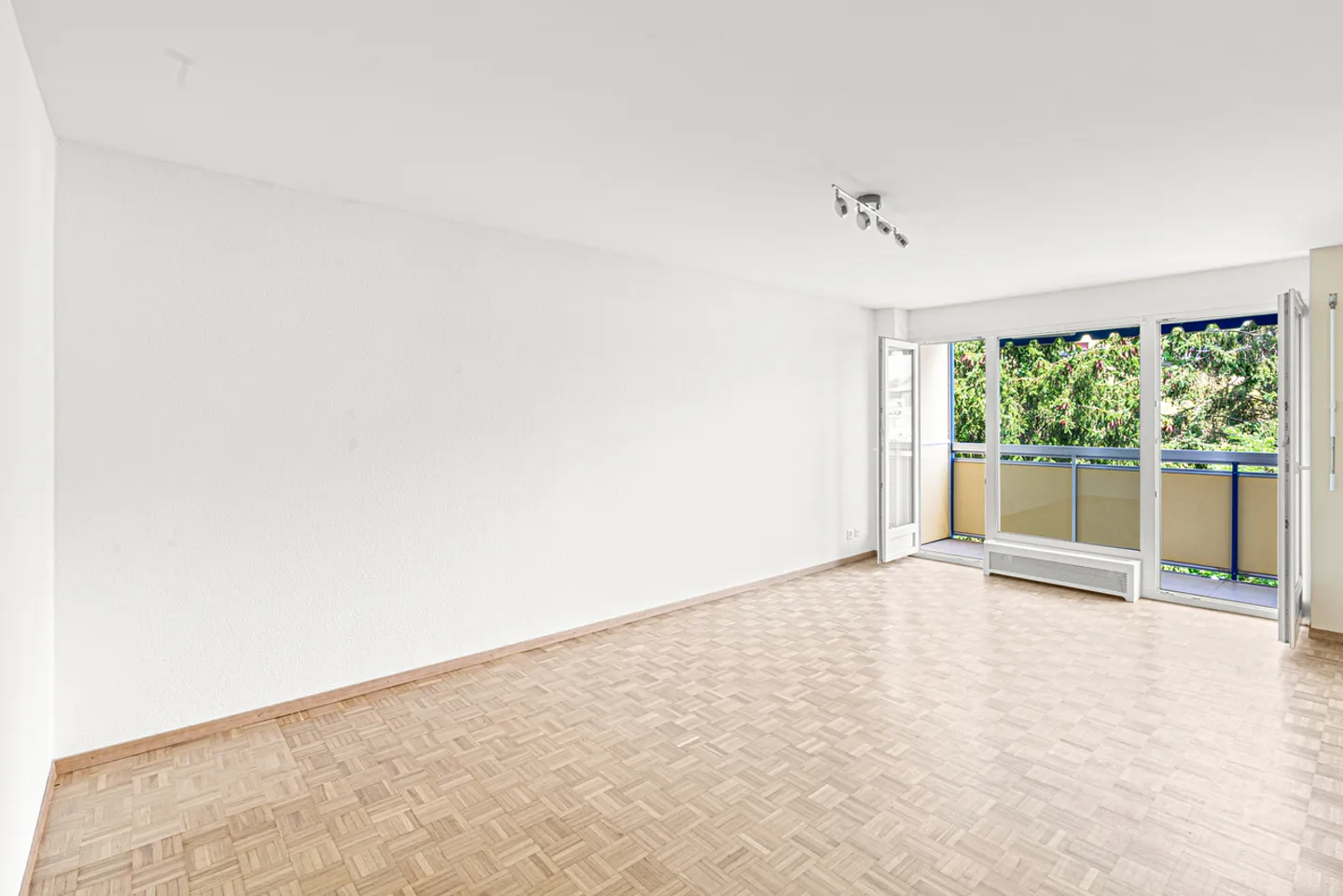 Renovated Studio Sunny Balcony Clear View - Photo 9 of 10