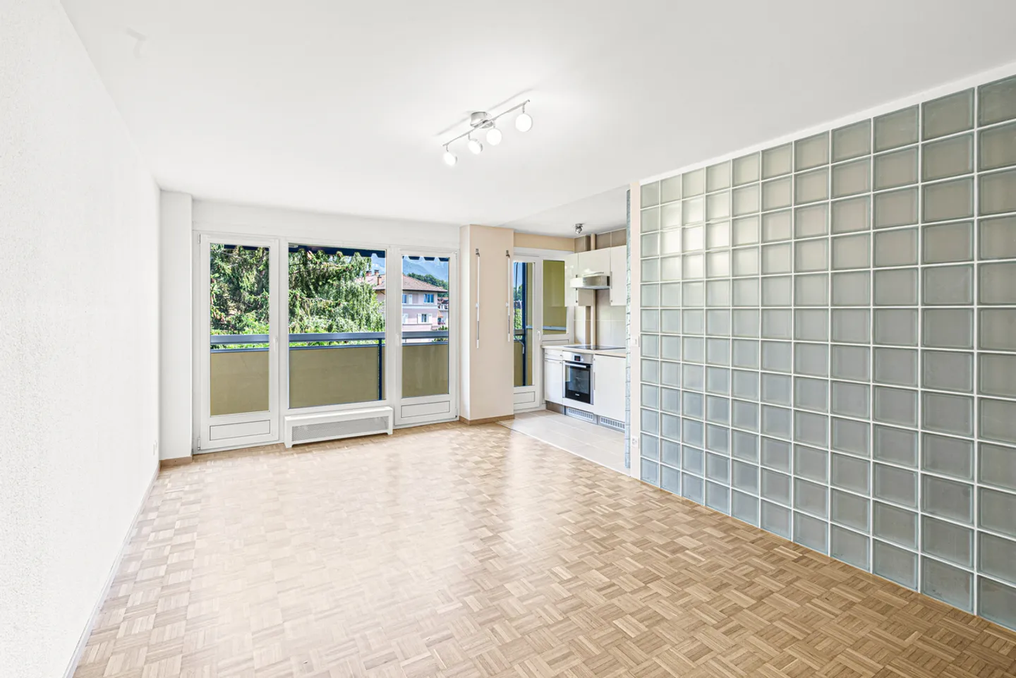 Renovated Studio Sunny Balcony Clear View - Photo 10 of 10