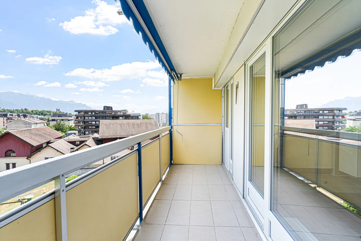 Renovated Studio Sunny Balcony Clear View - Photo 3 of 10