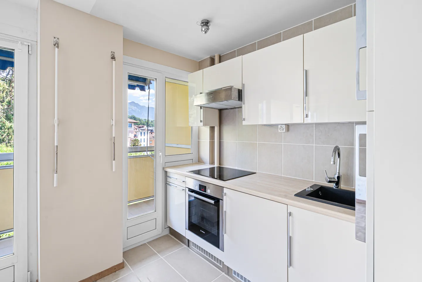 Renovated Studio Sunny Balcony Clear View - Photo 6 of 10