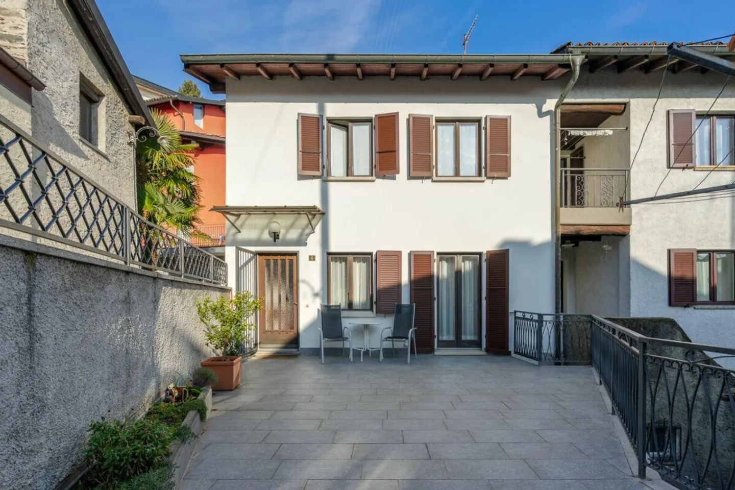 GRAVESANO · VILLA INDIPENDENTE NEL CENTRO STORICO CON GRANDE TERRAZZA - Foto 3 di 11