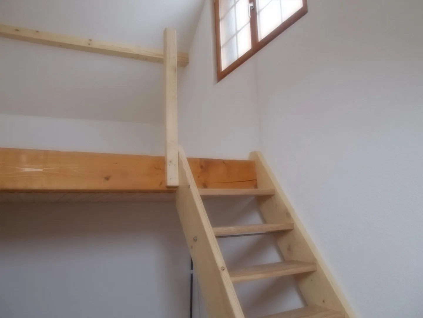 Geräumige Wohnung mit Zentralheizung - Foto 2 von 9