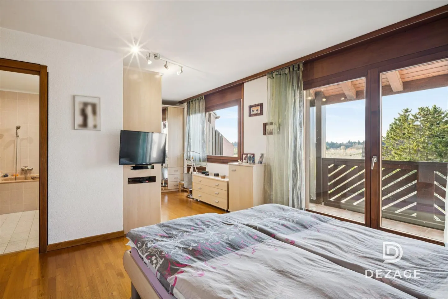 Quartier calme, belle vue sur le Jura : jolie villa familiale à 15 minutes de Lausanne ! - Photo 6 sur 13