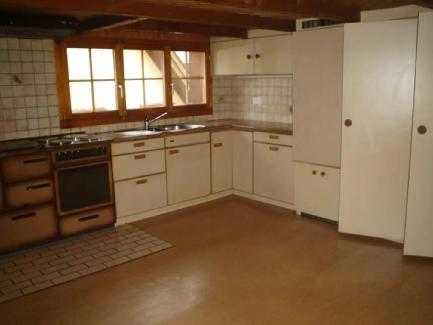 Geräumige Wohnung mit Zentralheizung - Foto 7 von 9