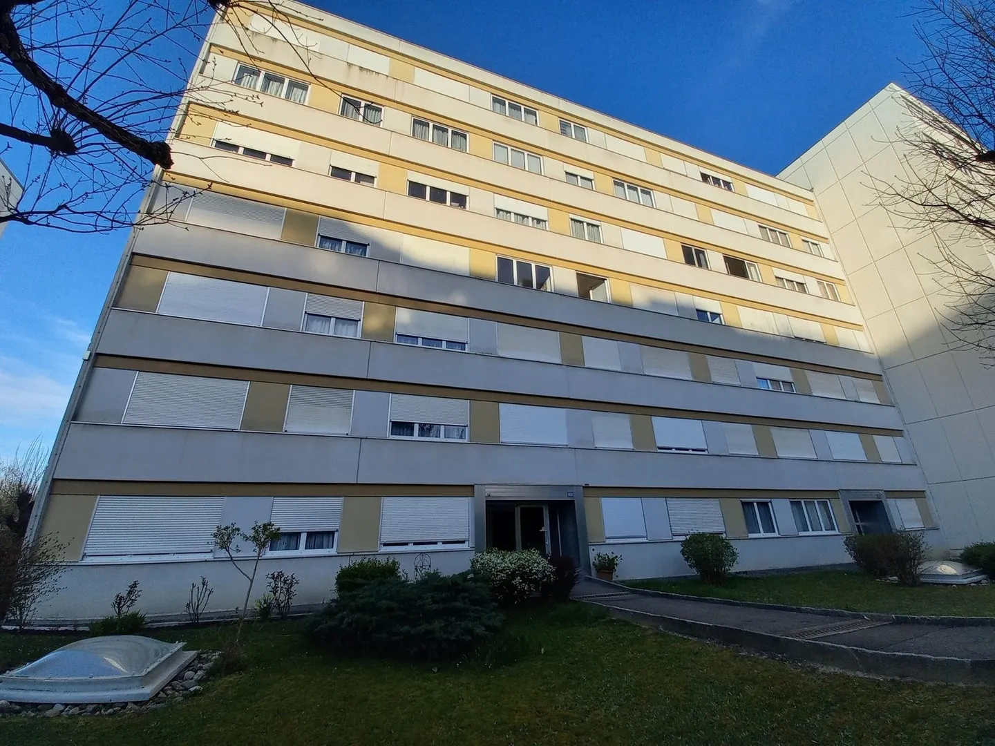 Appartamento ristrutturato di 2,5 stanze a Losanna - Foto 2 di 2