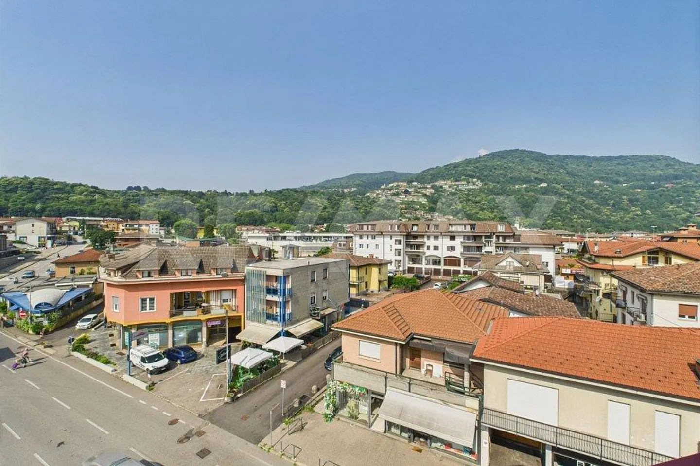 Appartamento luminoso a Lavena - Foto 8 di 13