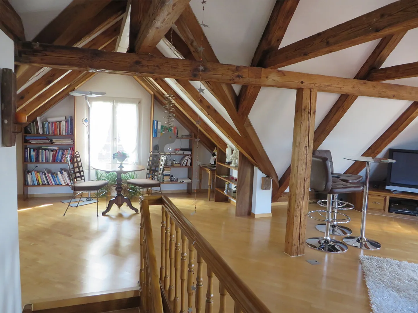 4 1/2 stanze Maisonette attico situato centralmente - Foto 4 di 8