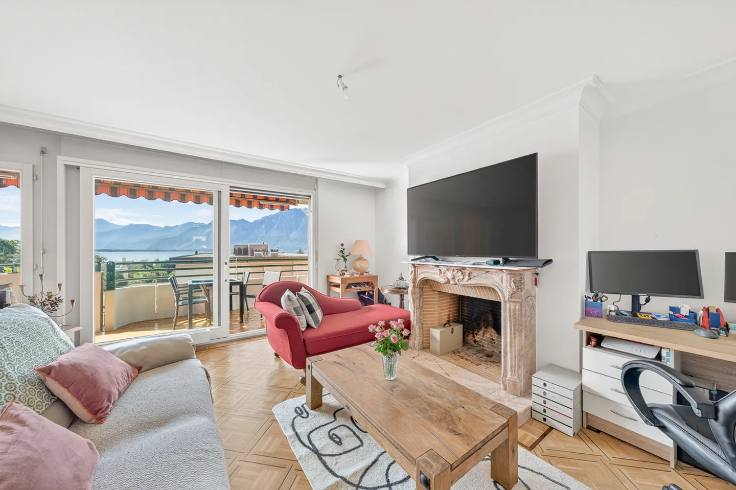 Appartamento 3.5 locali con vista lago, balcone e camino - Foto 6 di 12