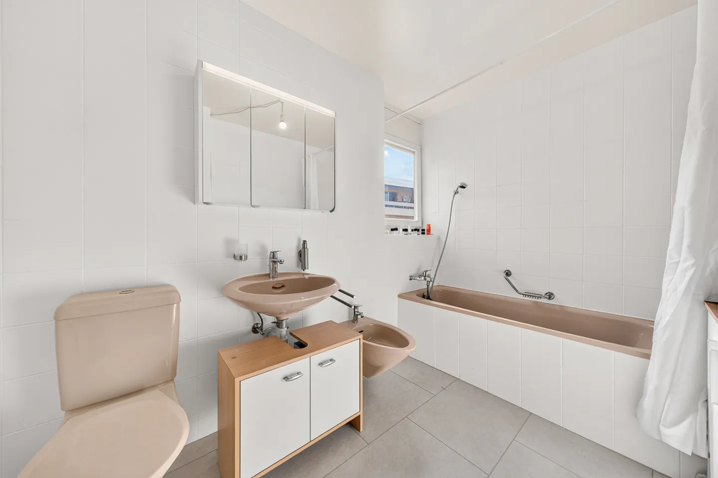 Appartamento 3.5 locali con vista lago, balcone e camino - Foto 11 di 12