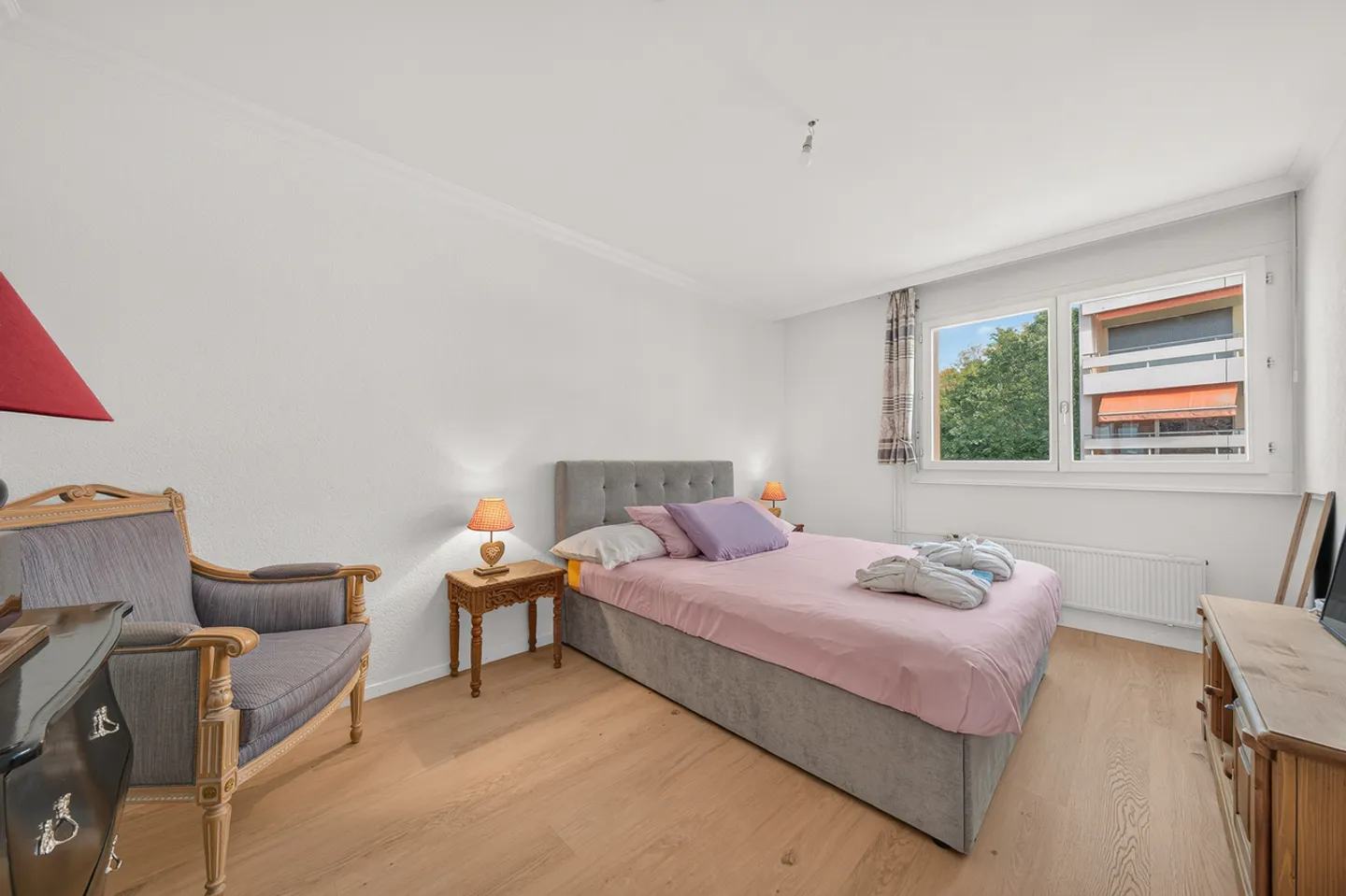 Appartamento 3.5 locali con vista lago, balcone e camino - Foto 12 di 12