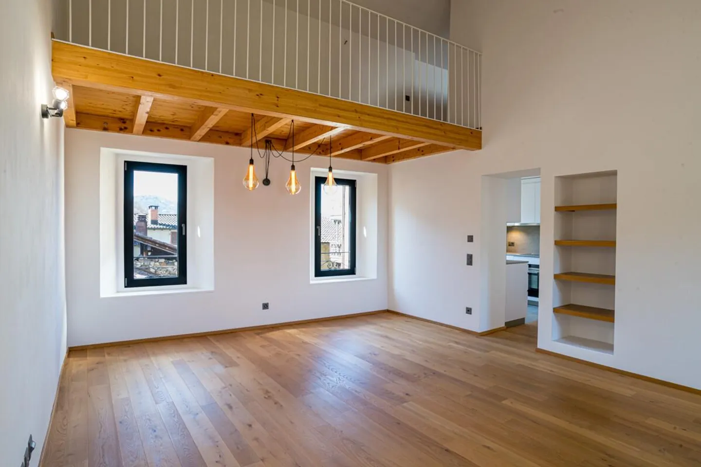 ARASIO / COLLINA D'ORO - 3.5 ZIMMER IN HISTORISCHER WOHNUNG - Foto 1 von 13