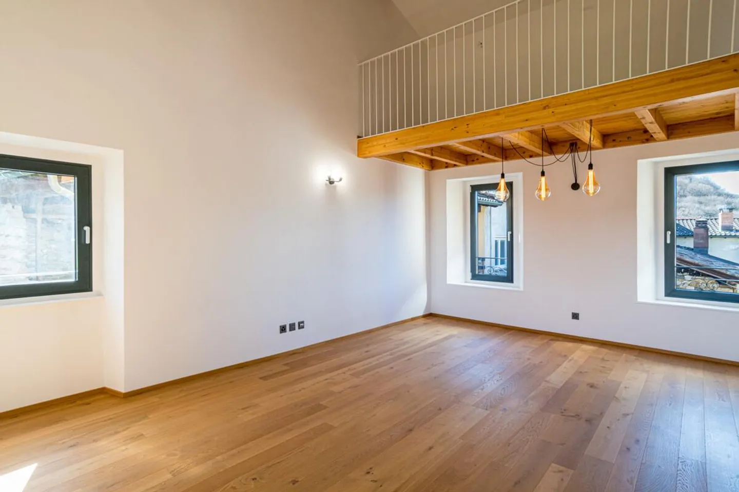 ARASIO / COLLINA D'ORO - 3.5 ZIMMER IN HISTORISCHER WOHNUNG - Foto 2 von 13