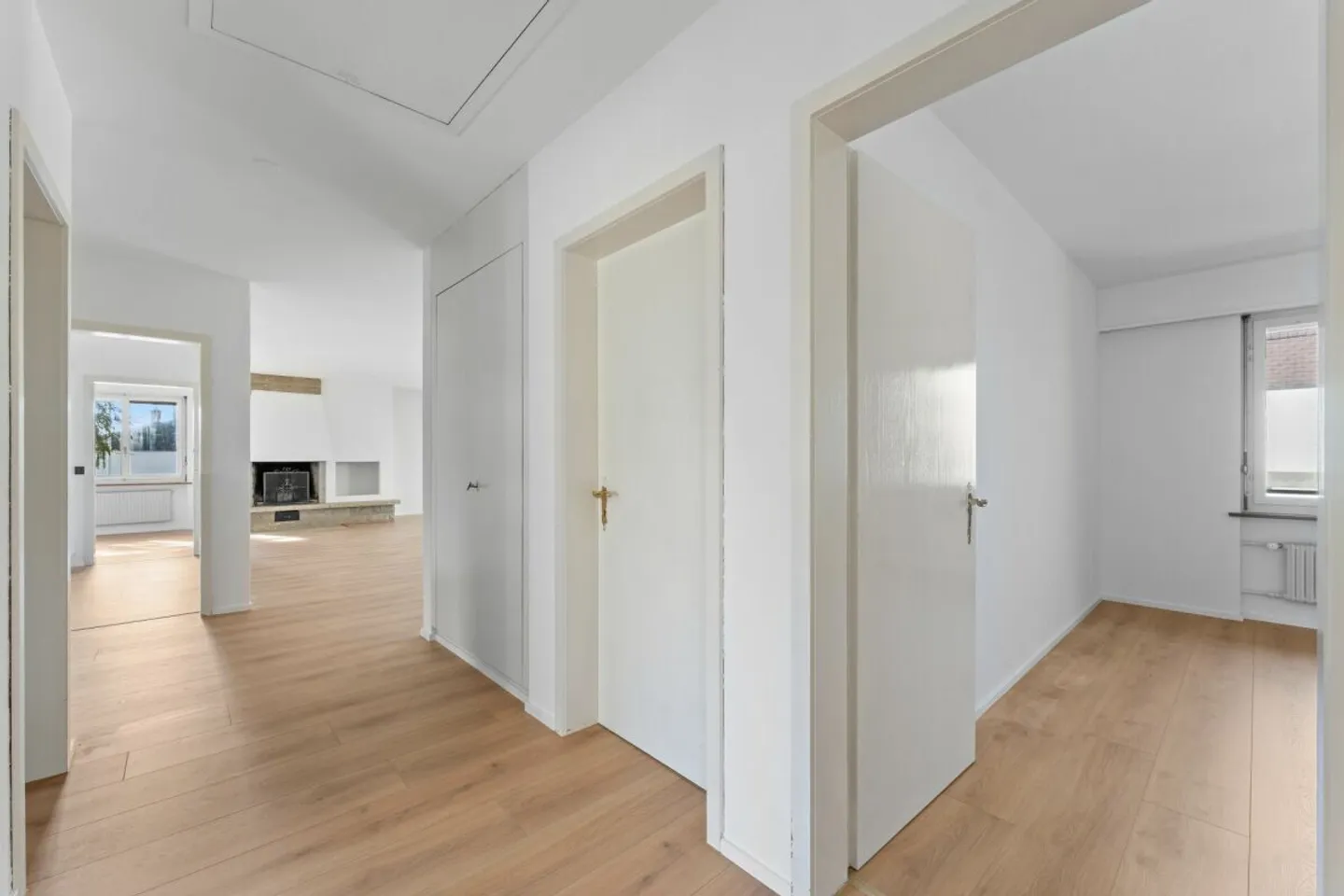 Stylish Living Above Lake Biel - Photo 9 of 12