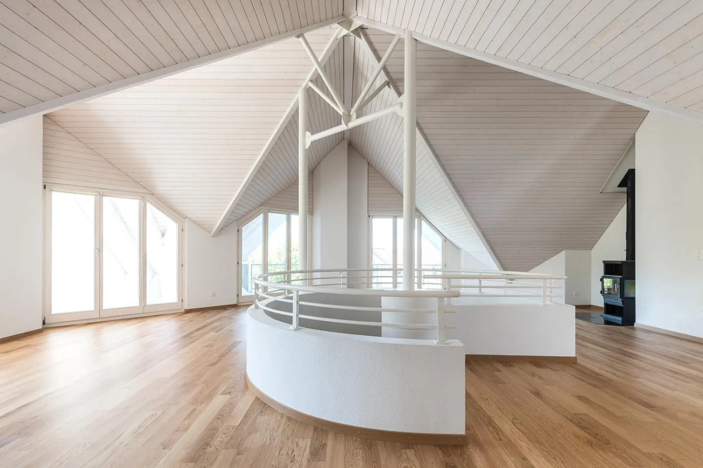 Chalet spacieux avec terrasses - Photo 2 sur 10