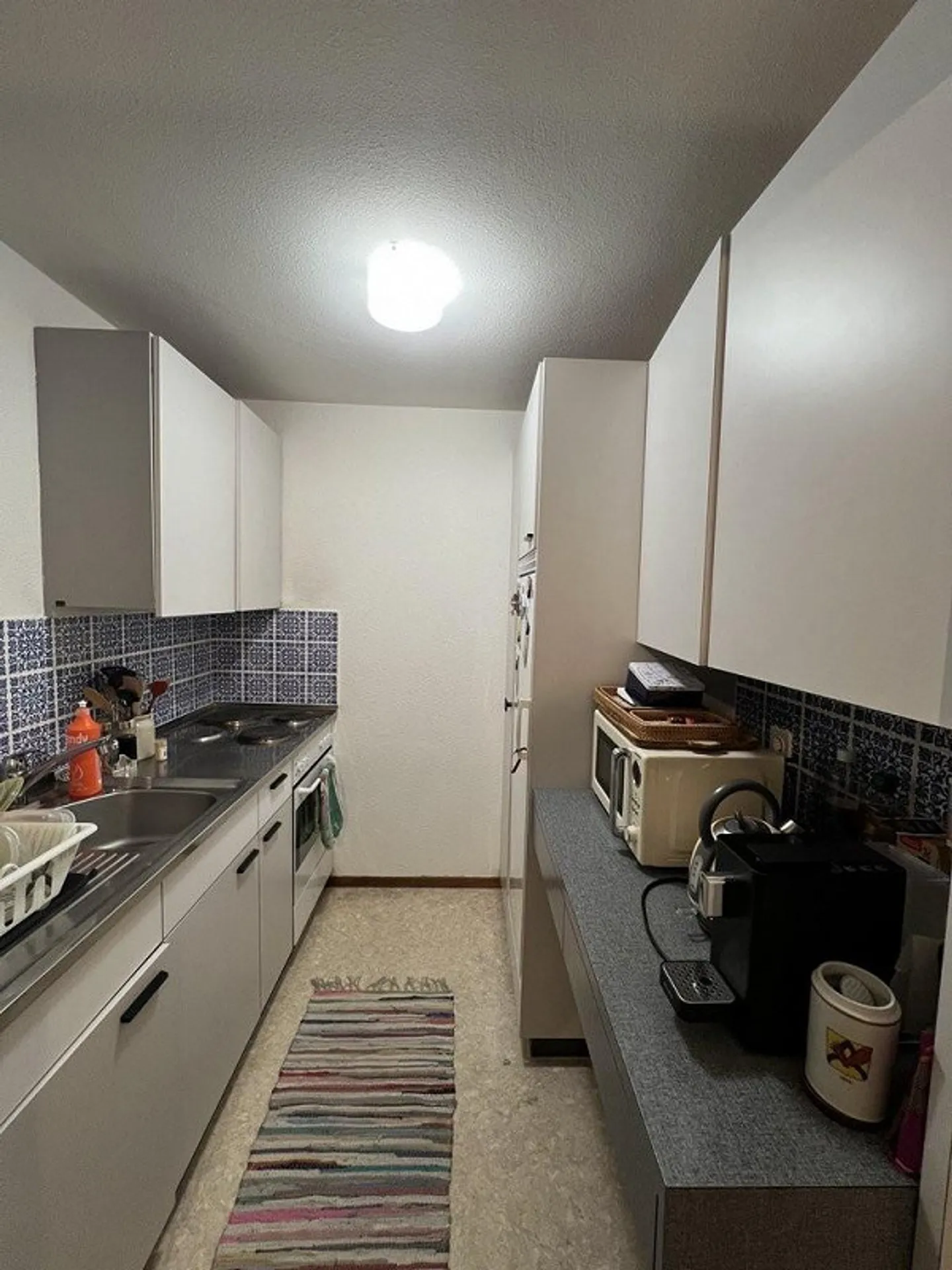 Appartamento 2.5 locali con patio a Rüfenacht! - Foto 4 di 7