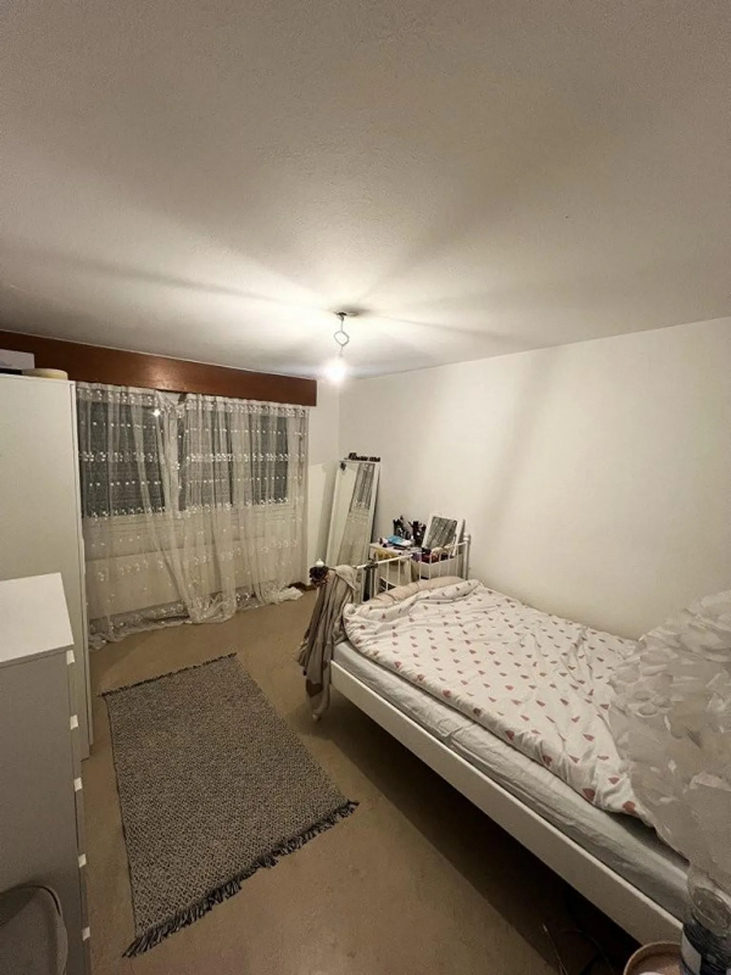 Appartamento 2.5 locali con patio a Rüfenacht! - Foto 3 di 7