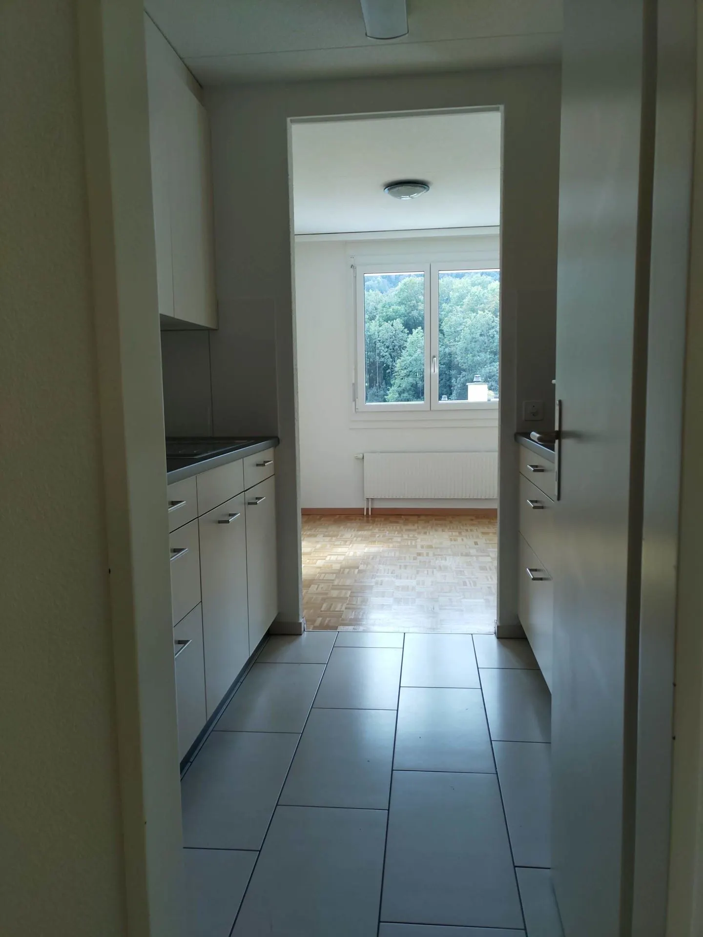 Sunny apartment with a view - Photo 2 of 13