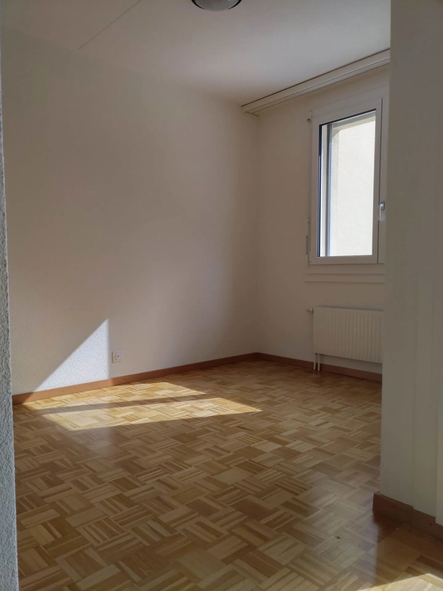 Sunny apartment with a view - Photo 6 of 13
