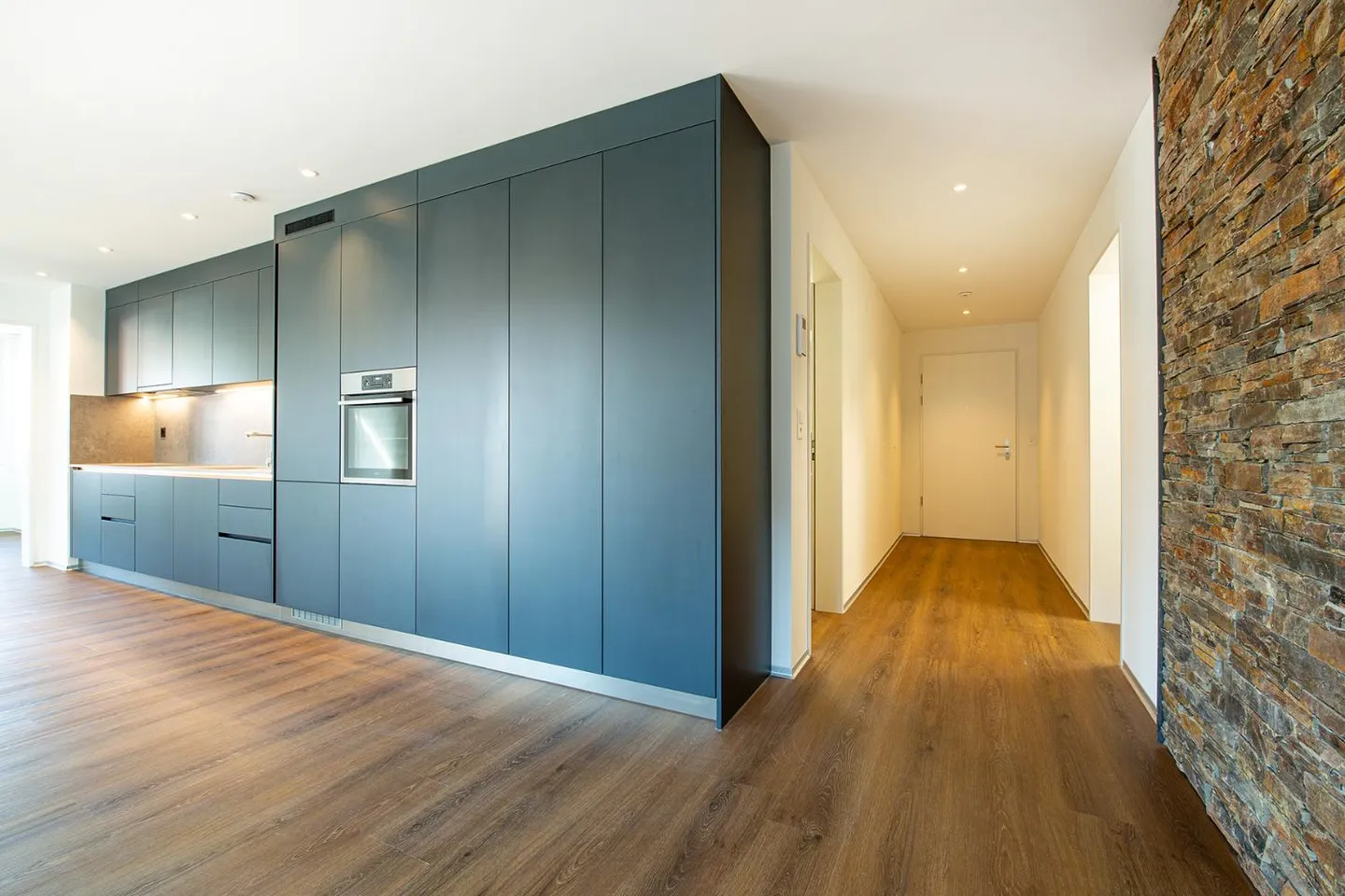 Modern apartment near Lange Erlen - Photo 2 of 9