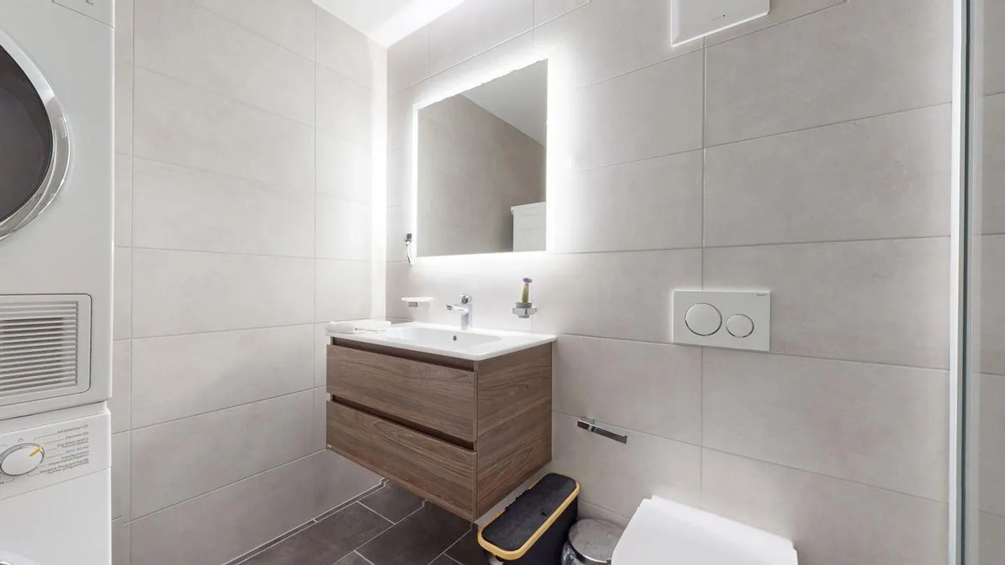 2½ stanze al piano superiore, senza affacci! - Foto 6 di 11