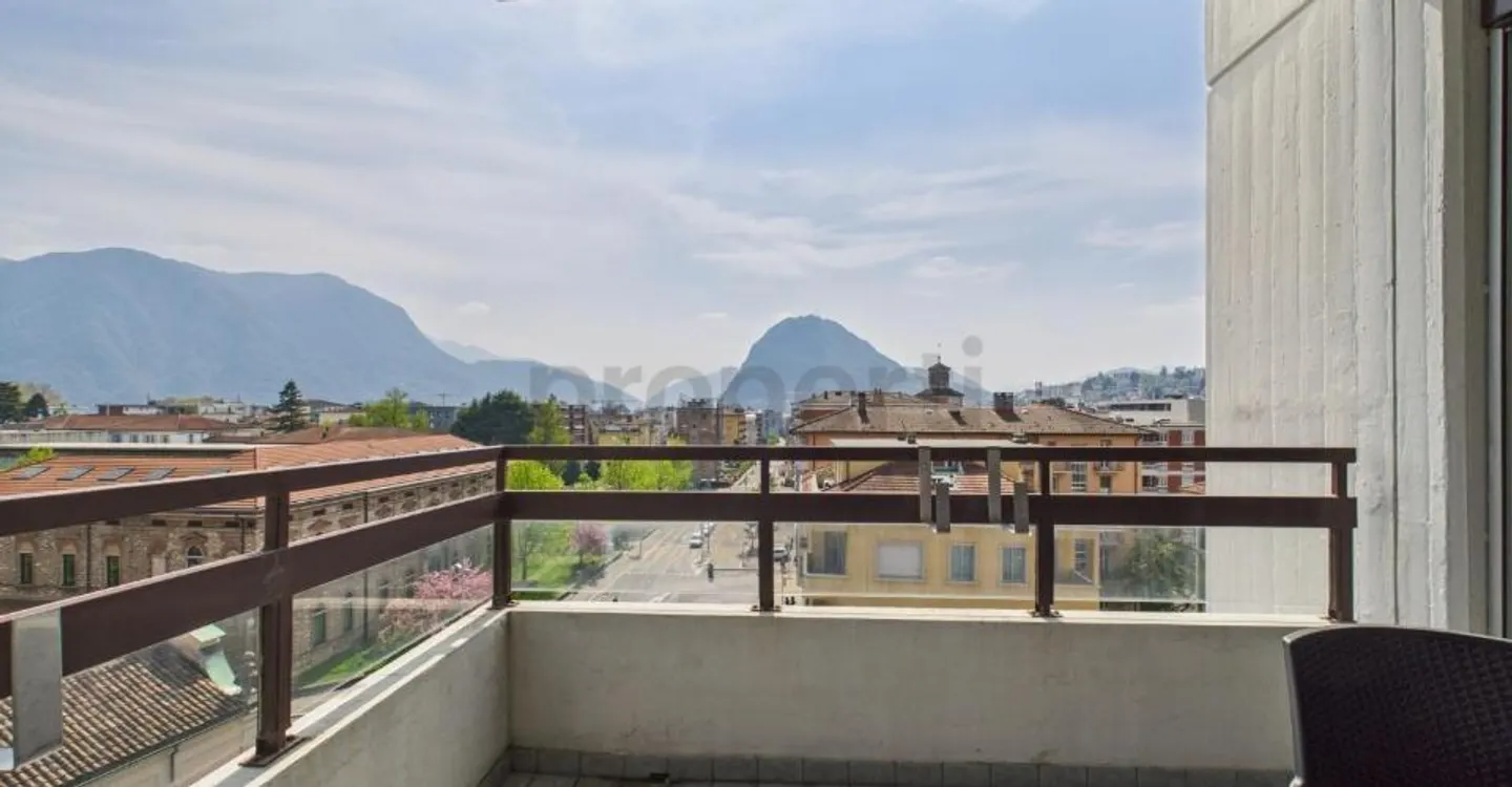 Charming furnished penthouse with terrace - excellent investment - Photo 9 of 11