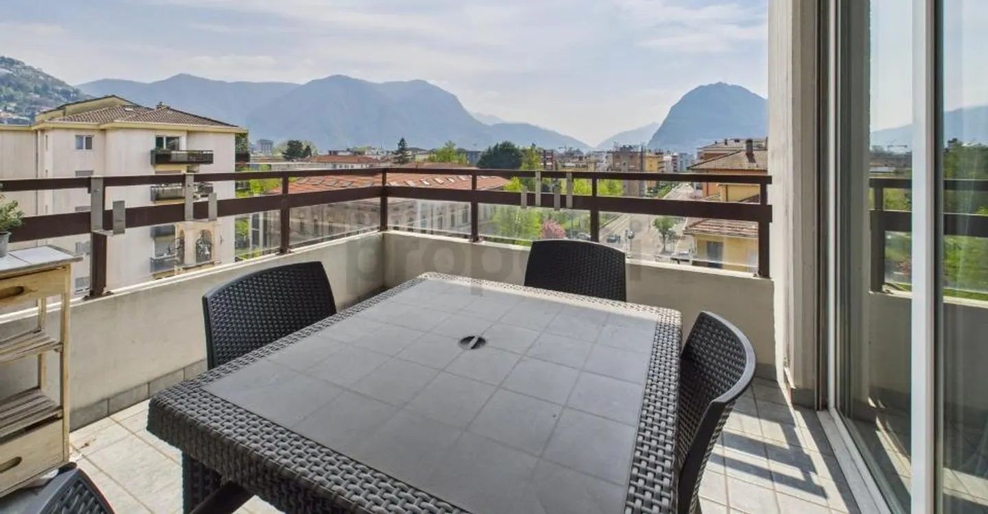 Charming furnished penthouse with terrace - excellent investment - Photo 10 of 11