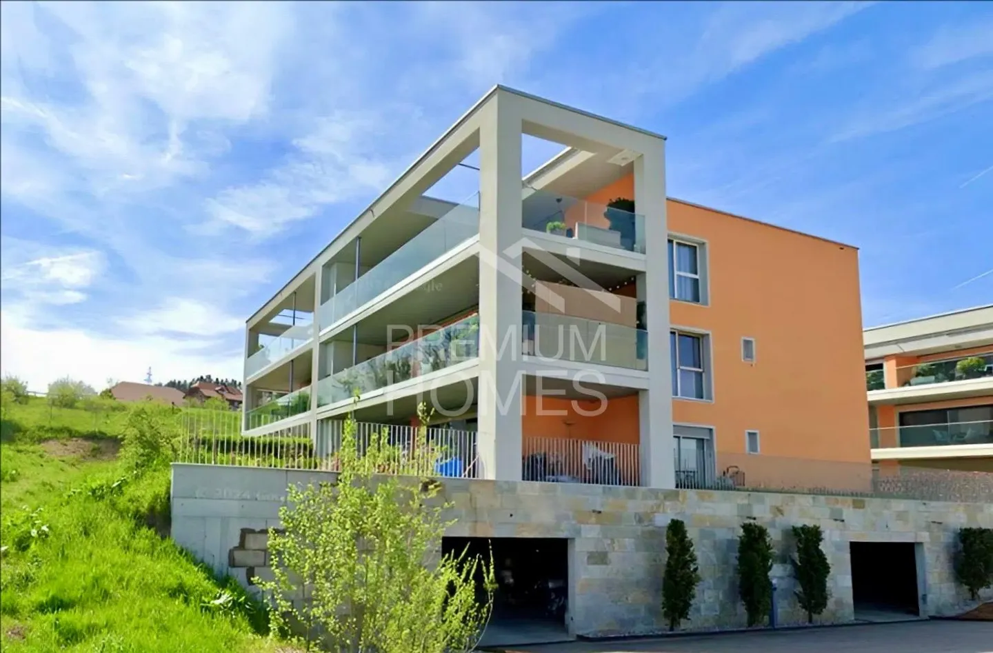 Vivere elegante con terrazza da sogno e tranquillità - Foto 1 di 8