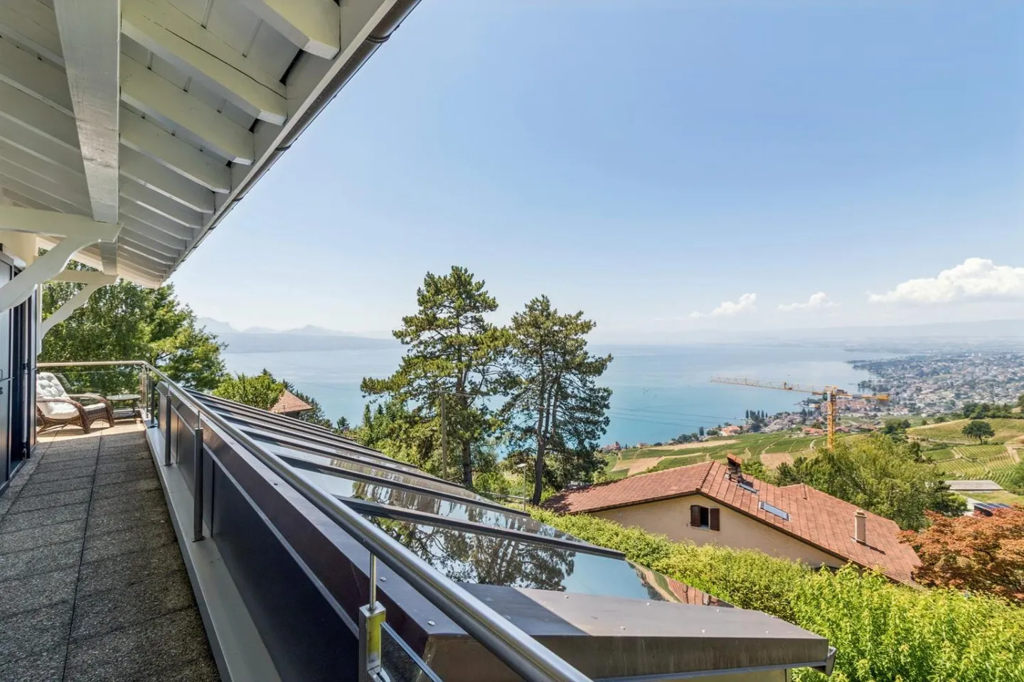 Una proprietà tra cielo, lago e vigne che offre un panorama eccezionale - Foto 10 di 13