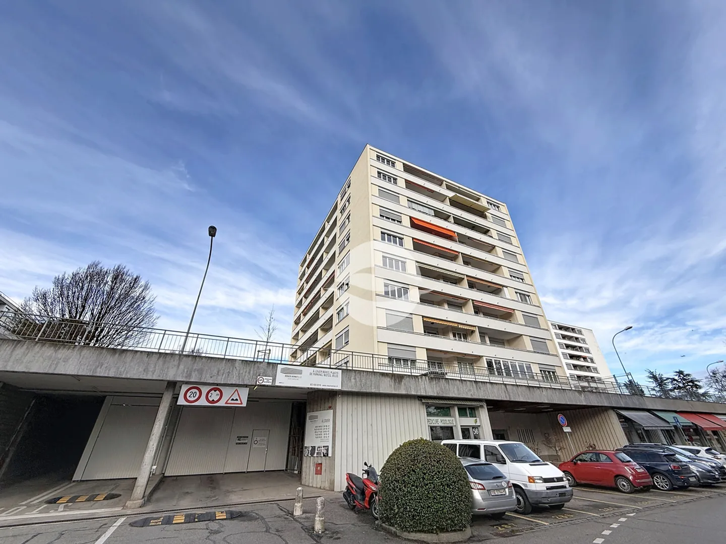 Bright 2-bedroom apartment with balcony - Photo 11 of 12