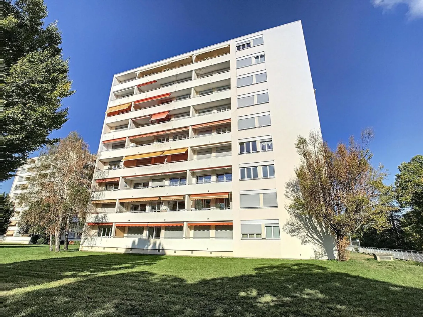 Bright 2-bedroom apartment with balcony - Photo 12 of 12