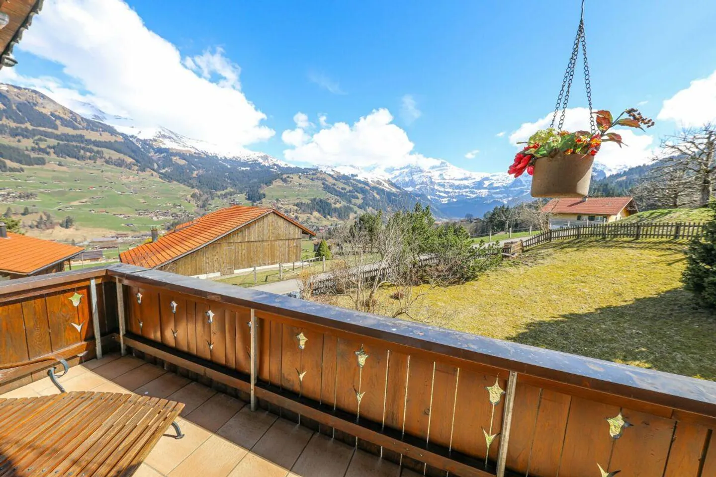 Chalet residenziale per vacanze con due appartamenti separati e terreno edificabile - Foto 5 di 5