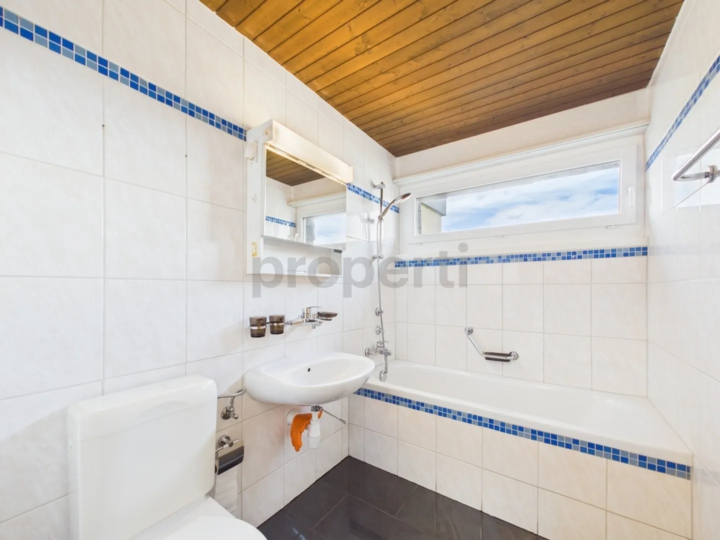 Appartement sous les combles avec charme et confort - Photo 8 sur 10