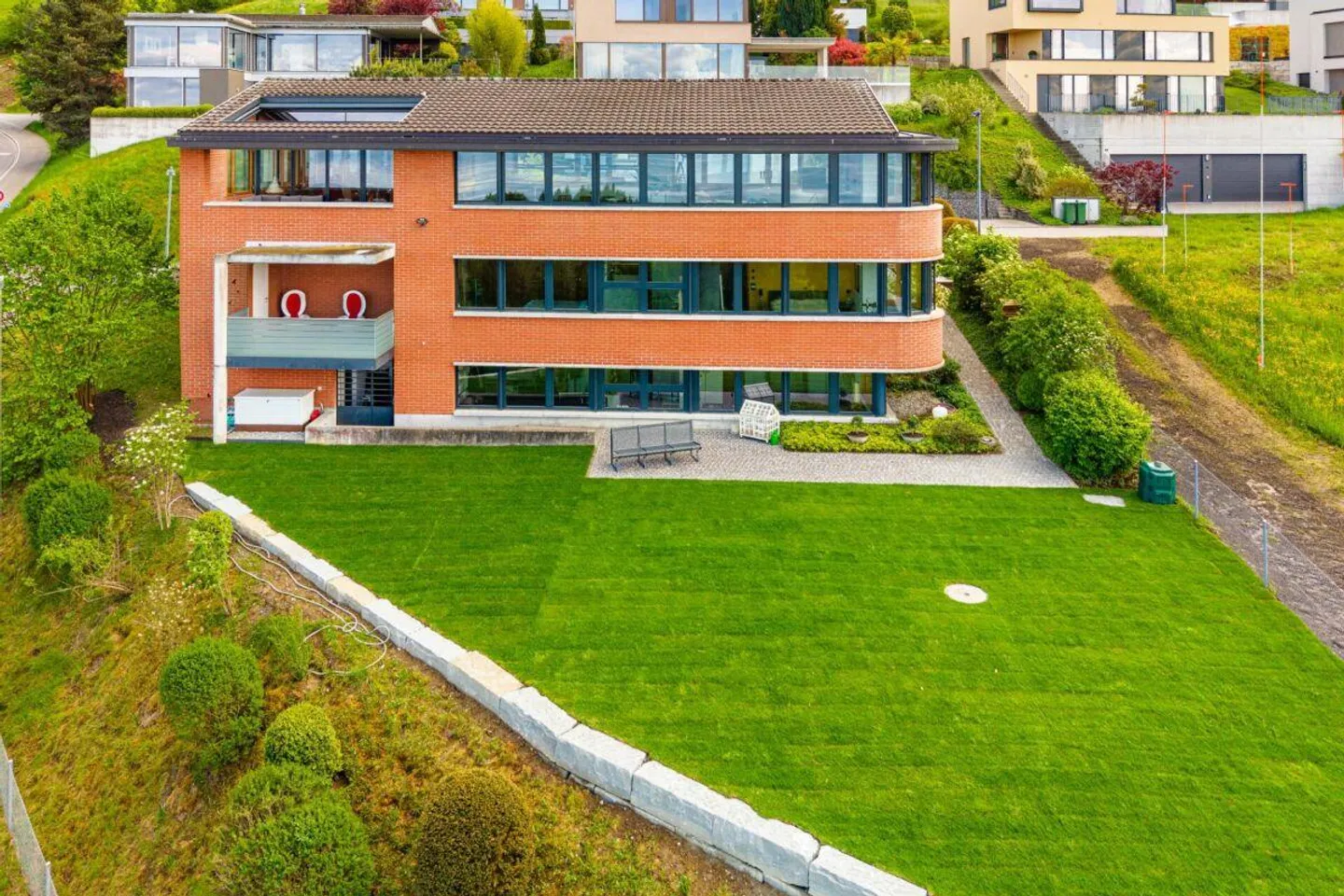 Casa unifamiliare premium con vista panoramica sul lago e superficie del terreno eccezionale - Foto 23 di 25