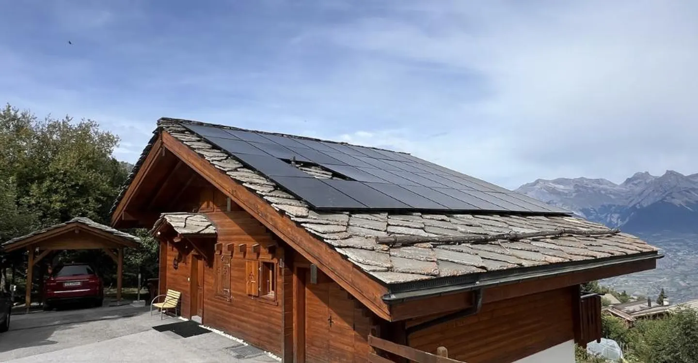 Magnificent 7.5-room chalet with breathtaking view - Photo 2 of 7