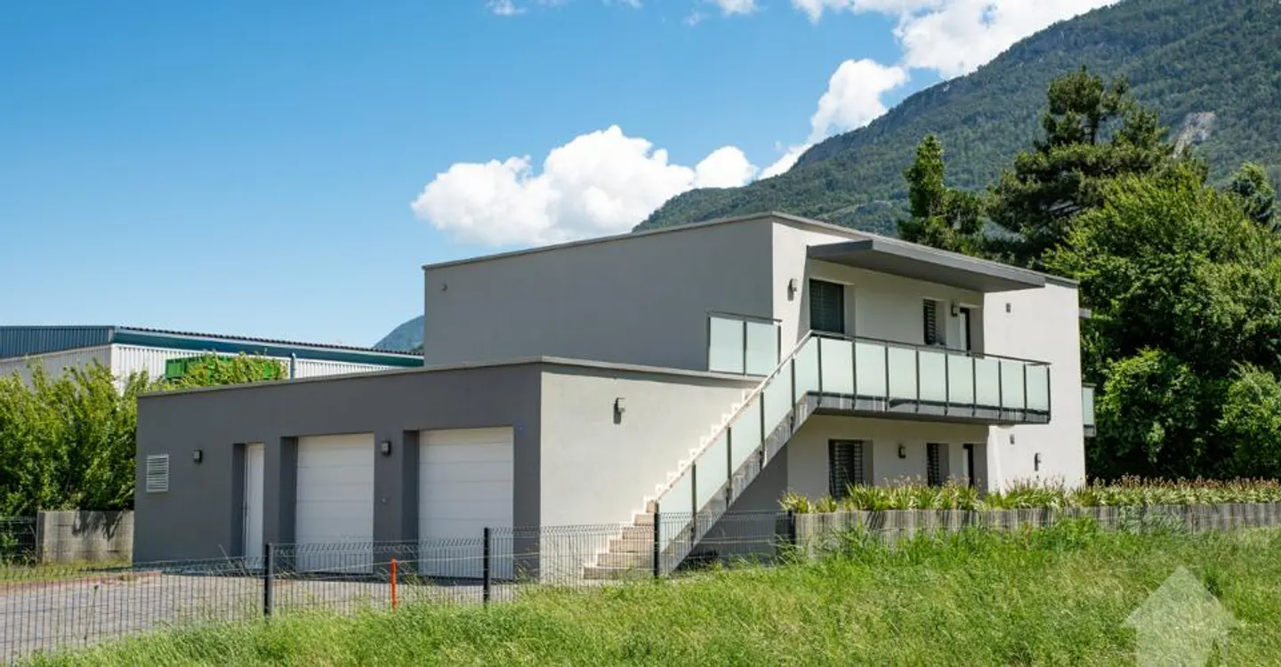 Bella villa composta da 2 appartamenti indipendenti - Foto 3 di 13