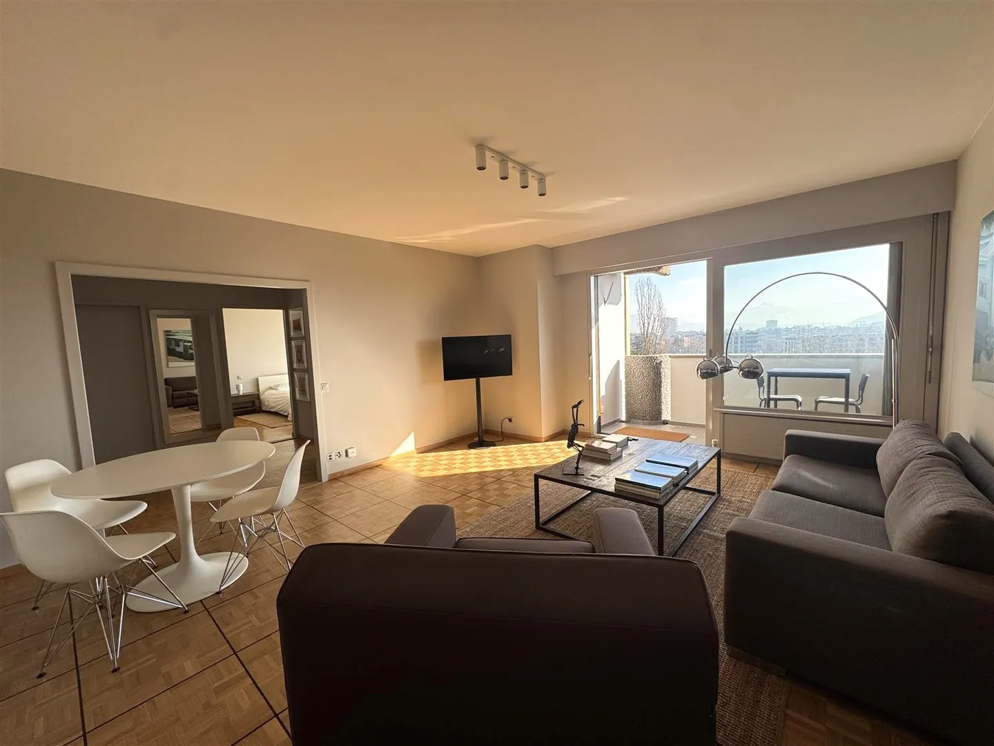 Appartamento spazioso con piscina - Foto 2 di 10