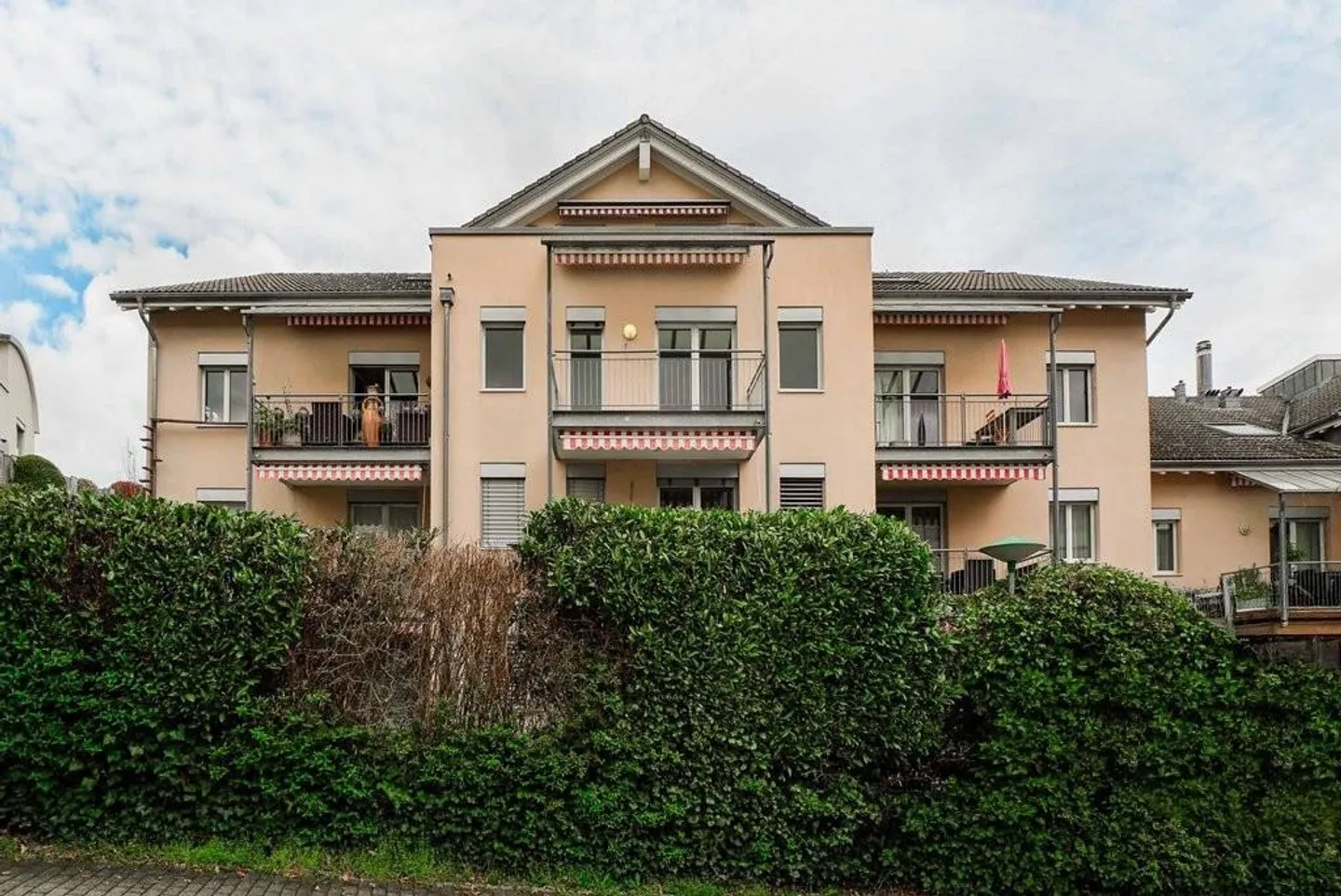 Charmante Wohnung in Wilen SZ - Foto 1 von 7