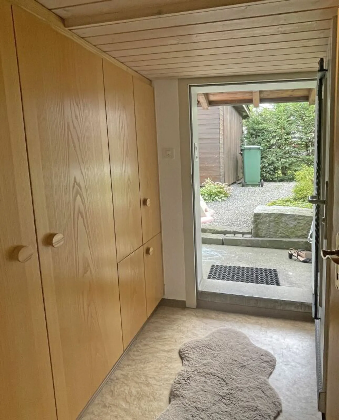 Immeuble résidentiel/commercial central bien situé - Photo 4 sur 27