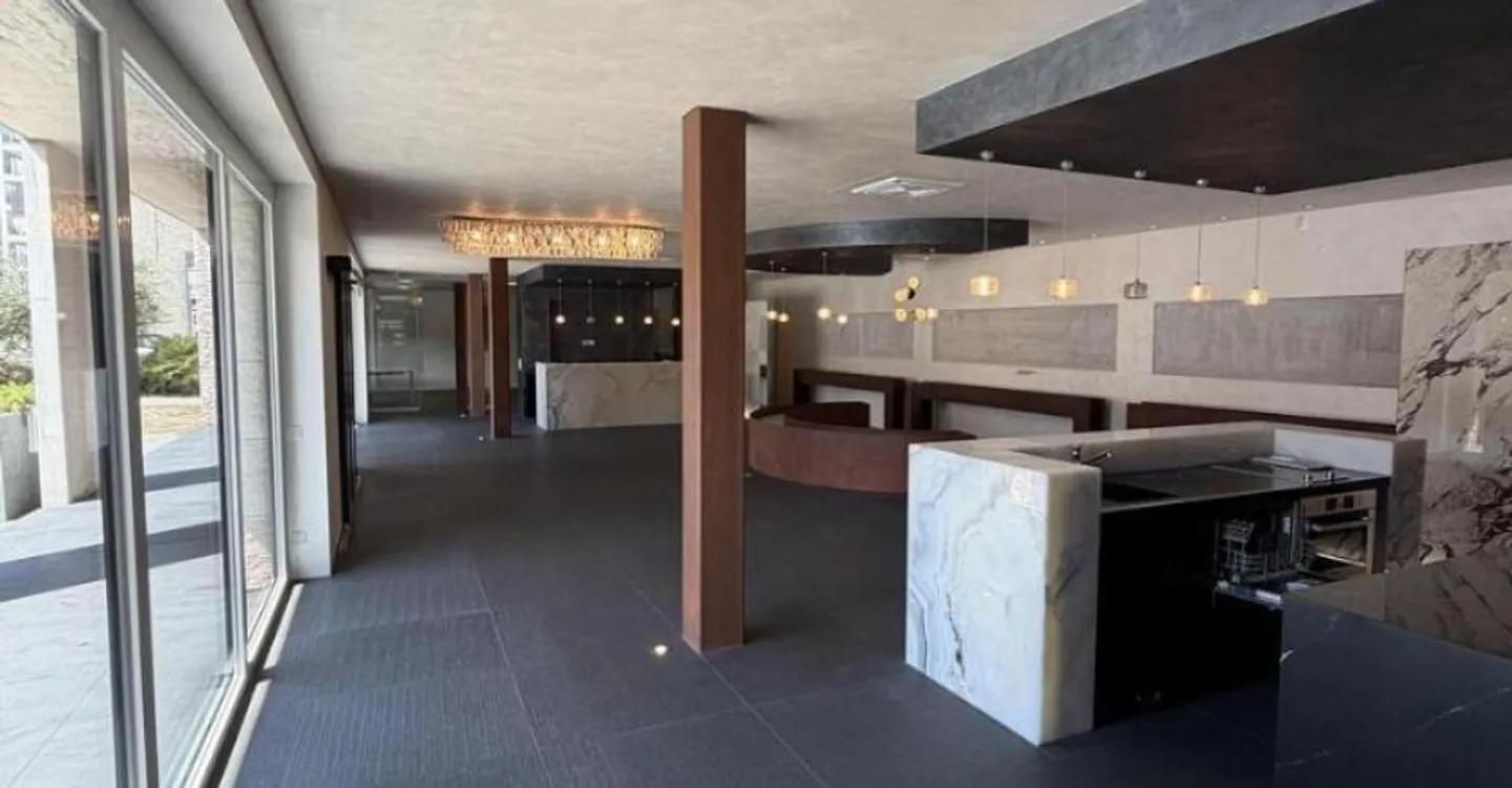 Magnificent Showroom for Sale in Locarno - Photo 8 of 10